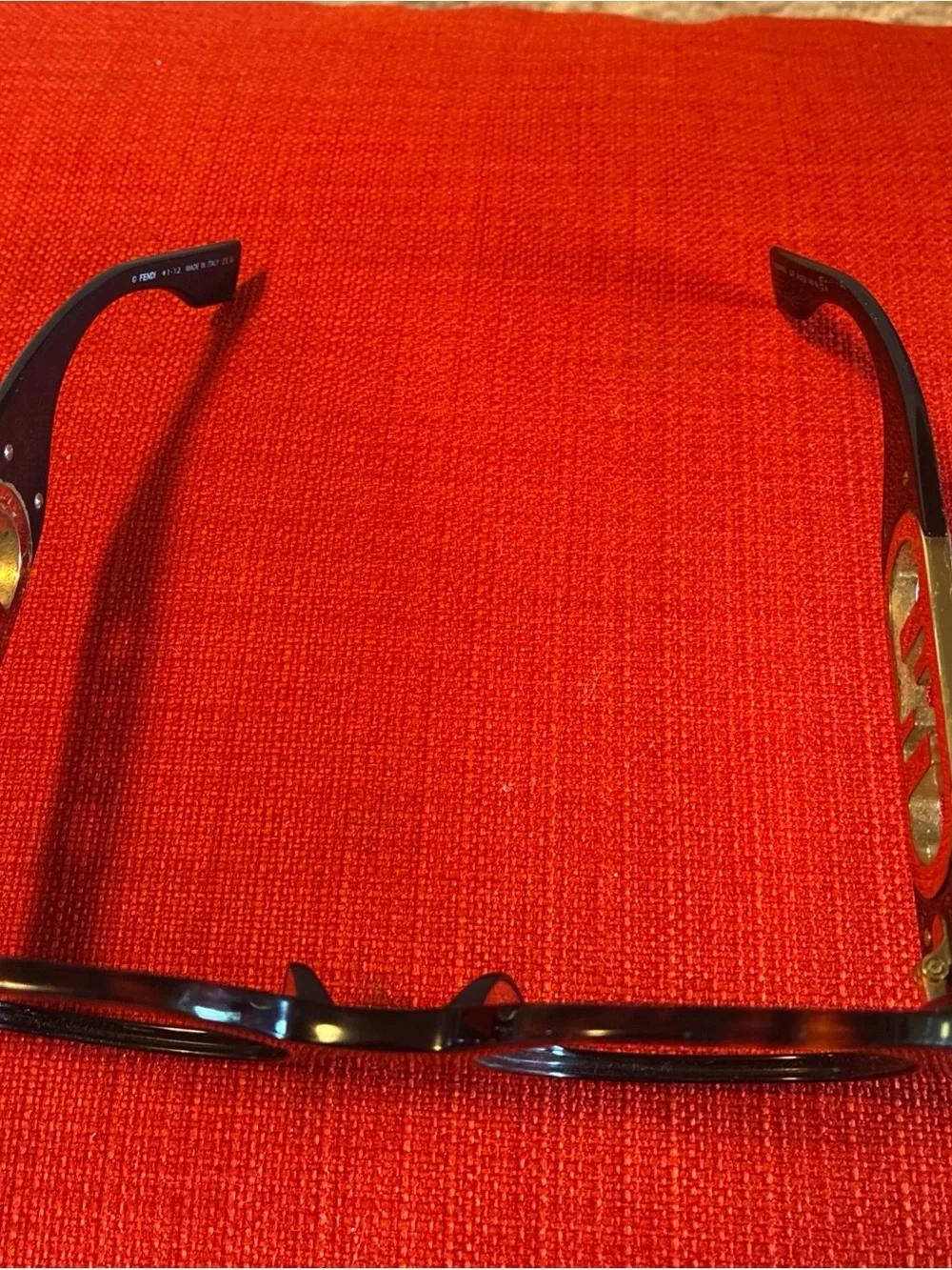 FENDI O'LOCK 40048 Tortoise Oversized Fashion FF Lock Logo Sunglasses FE40048U